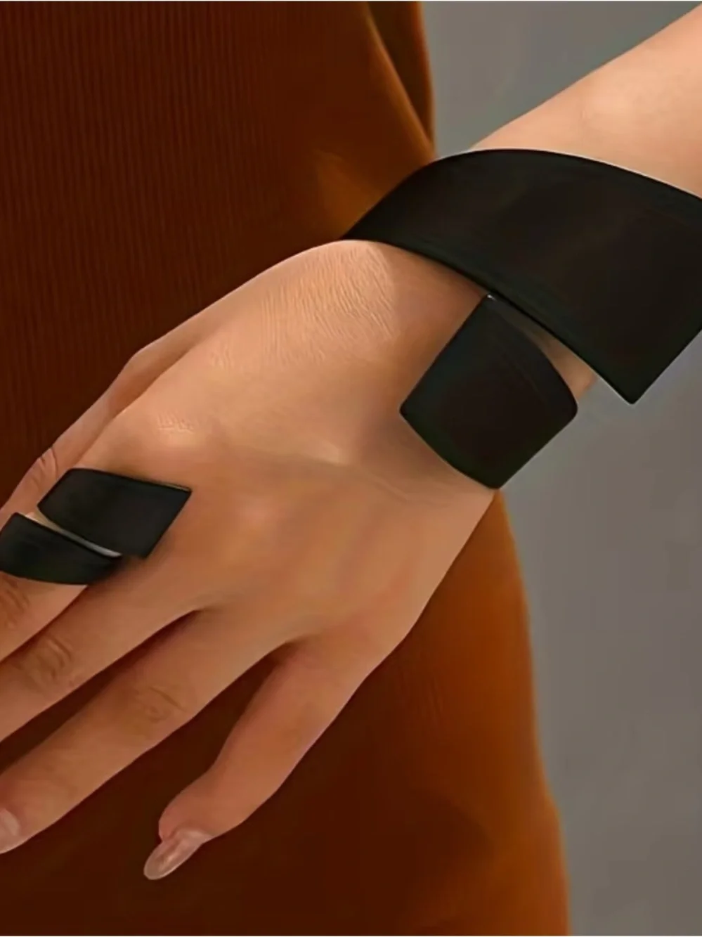 Contemporary Black Geometric Bracelet & Ring Set - Black OS - Picture 5 of 6